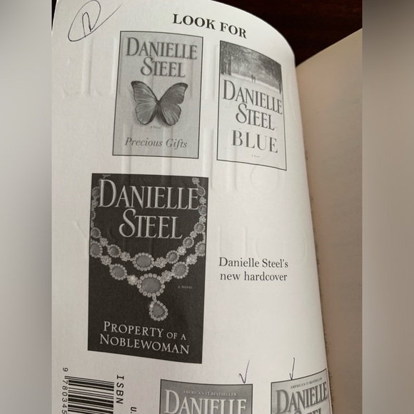 Danielle Steel Books (Set of 3) - Picture 4 of 4